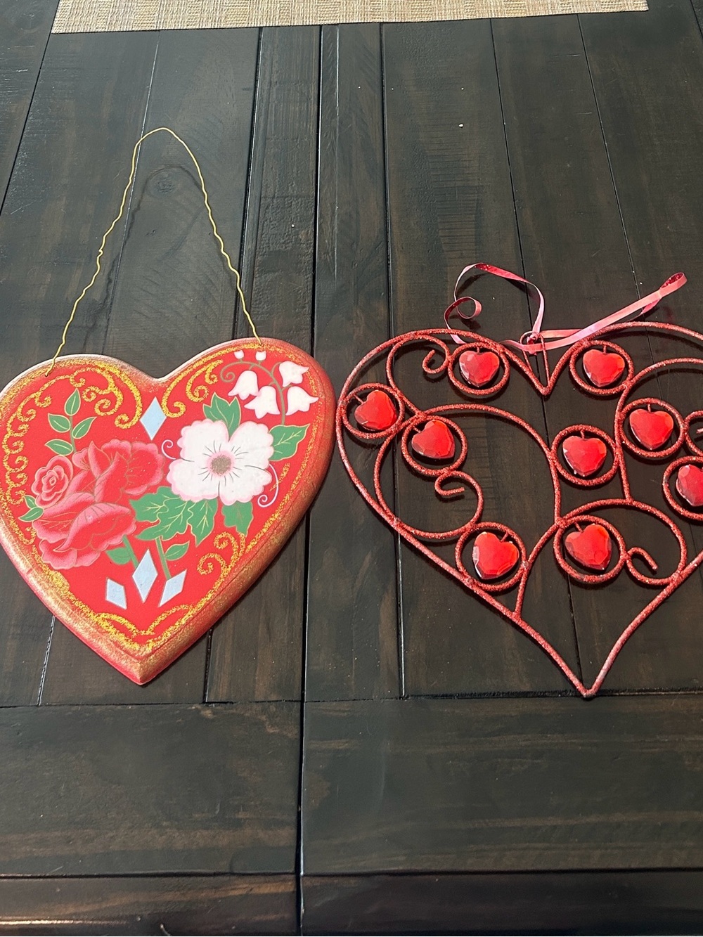 Red Heart Wall Hanging Set - Decorative Valentine Home Accent